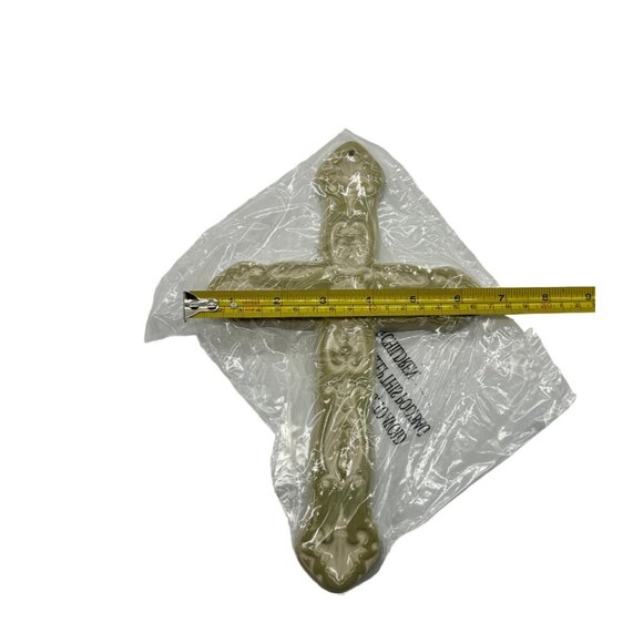 Decorative Wall Cross Cream & Sage Ceramic Celadon Signed Cat 6" x 10" - Picture 3 of 6